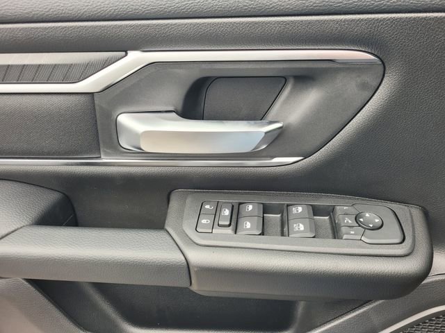 New 2026 RAM 1500 4x4 Crew Cab image 23