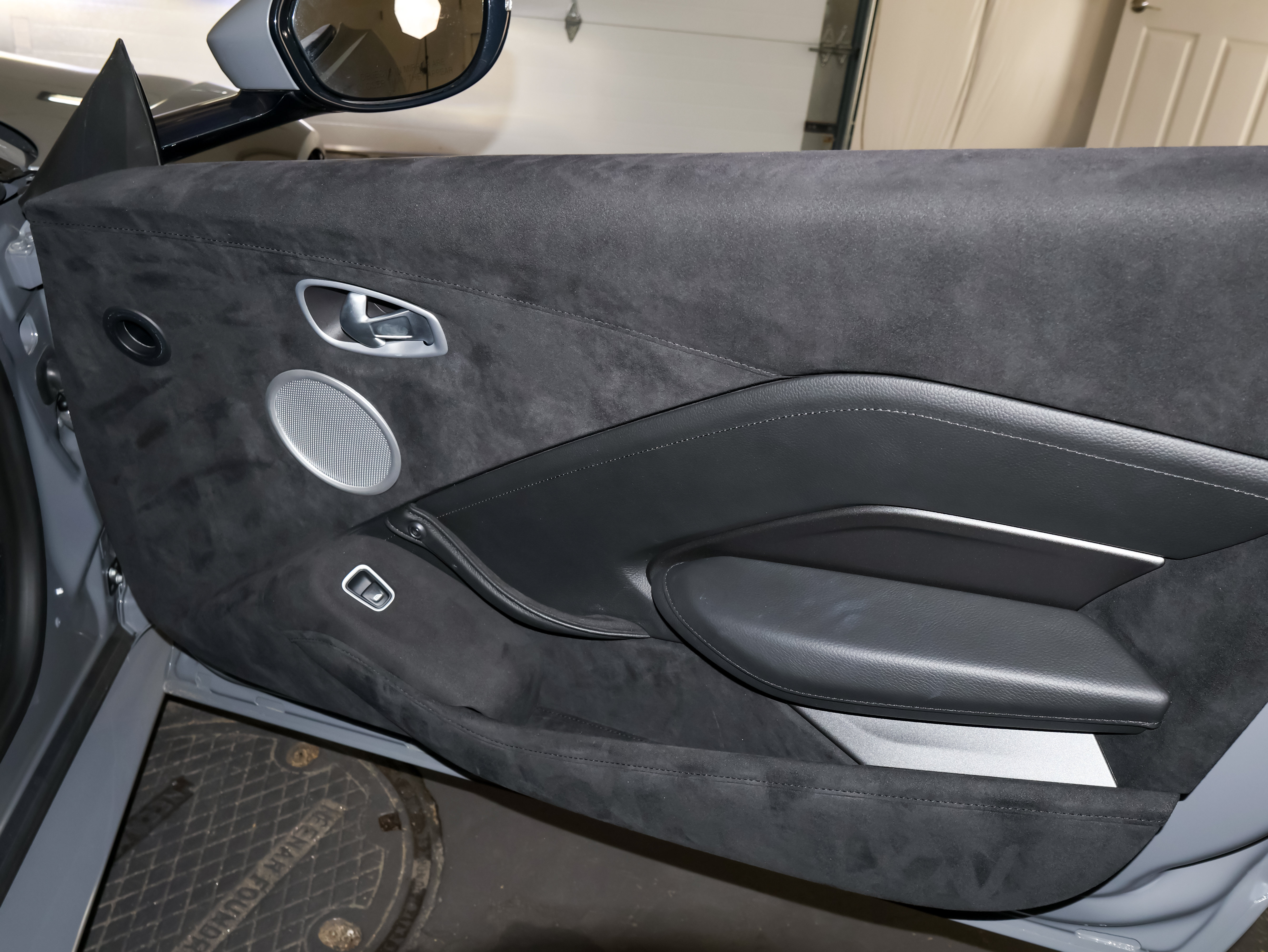 Used 2021 Aston Martin V8 Vantage Coupe RWD image 40