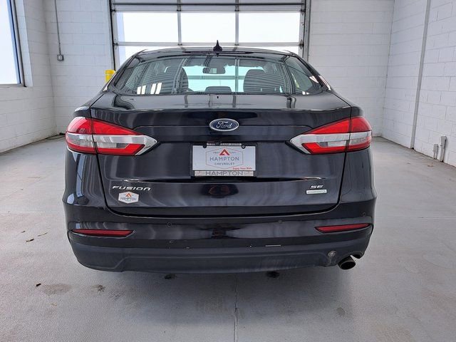 Used 2019 Ford Fusion SE image 6