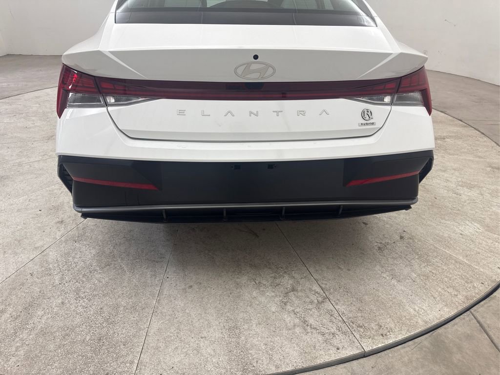 Used 2025 Hyundai Elantra Limited FWD image 22