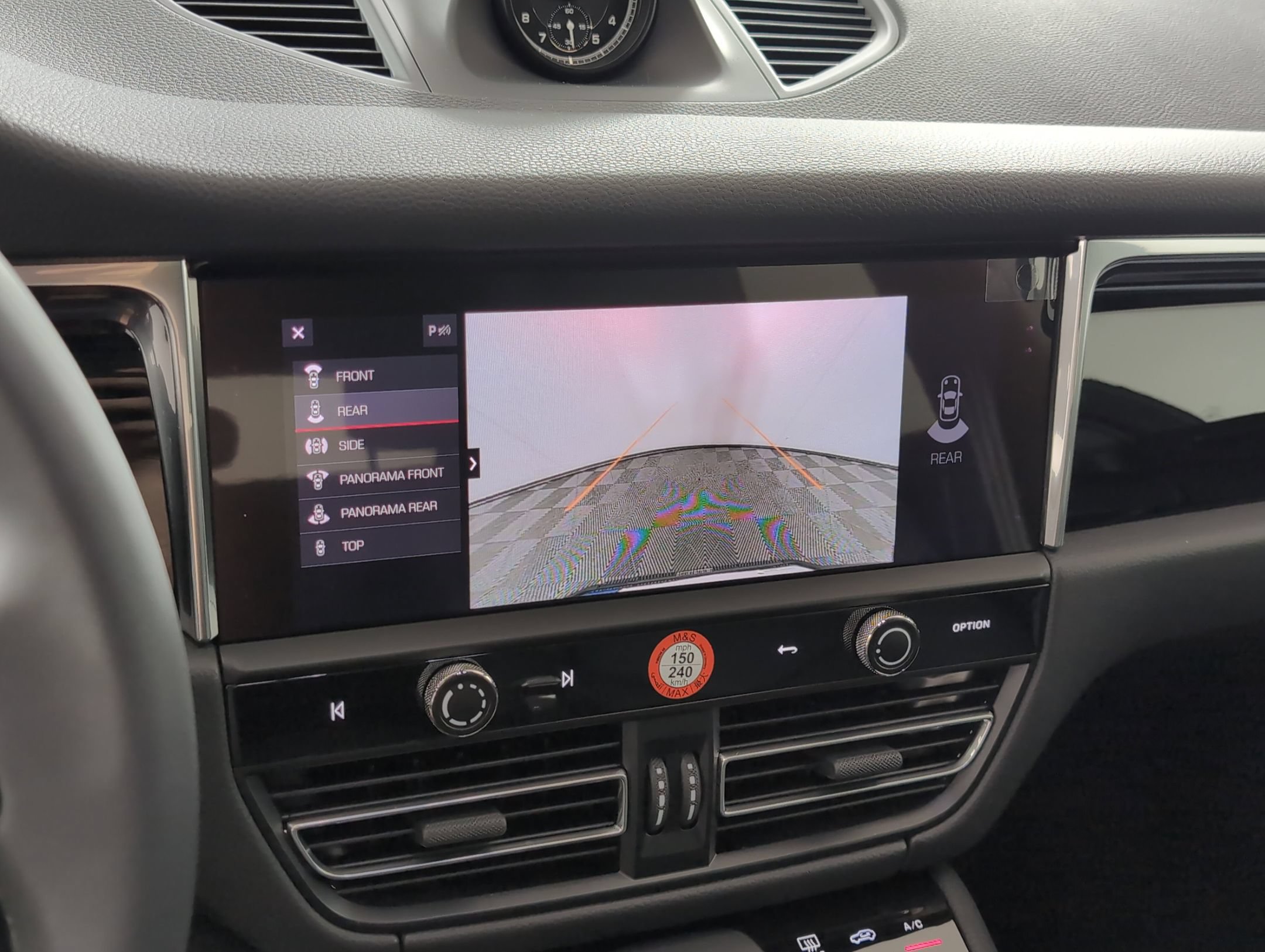 Certified 2025 Porsche Macan AWD/4WD image 23