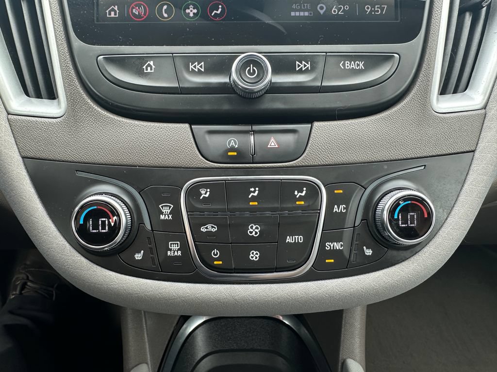 Used 2022 Chevrolet Malibu LT FWD image 18