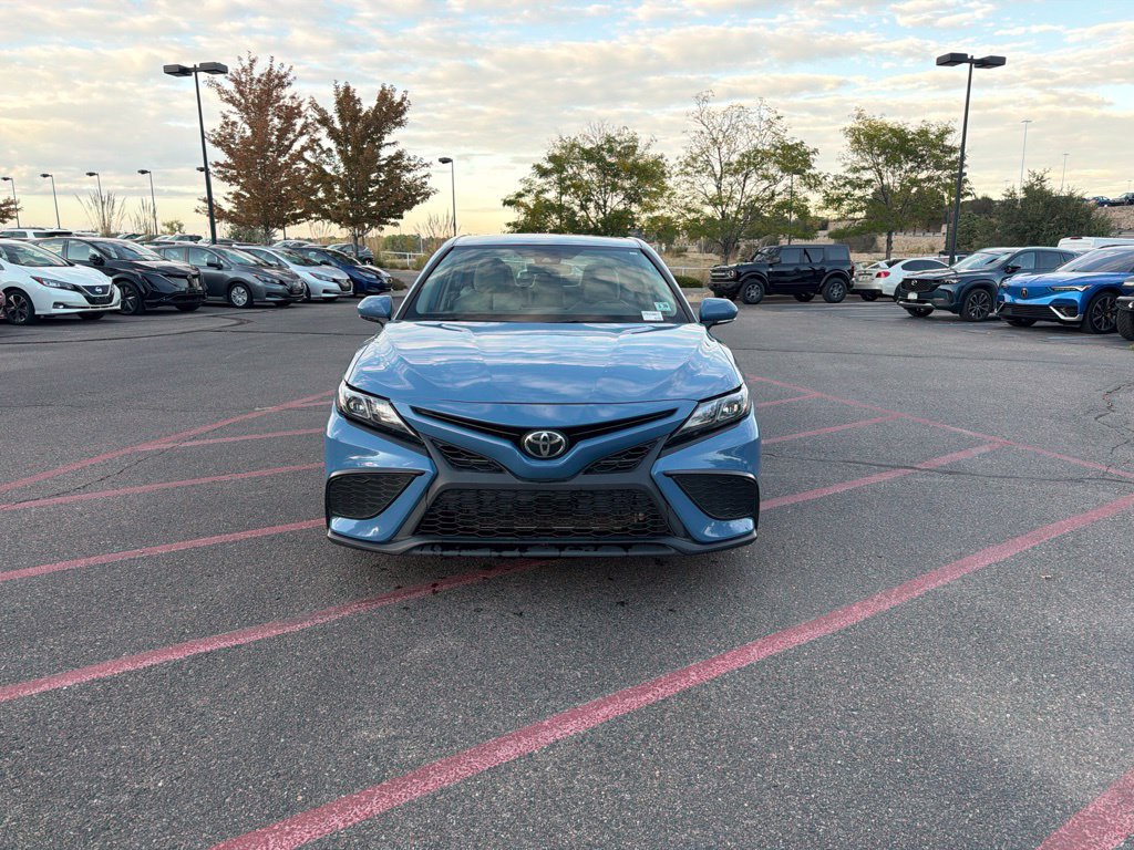 Used 2024 Toyota Camry SE FWD image 3