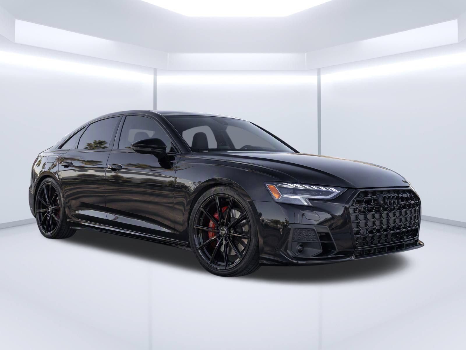Used 2023 Audi S8 w/ S8 Comfort Plus Package AWD/4WD image 2