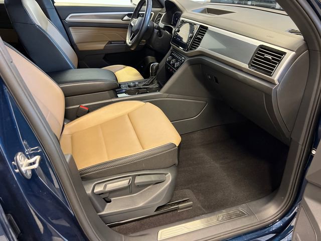 Certified 2022 Volkswagen Atlas Cross Sport SE AWD/4WD image 11
