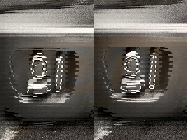 Used 2022 Land Rover Range Rover Evoque R-Dynamic S image 24