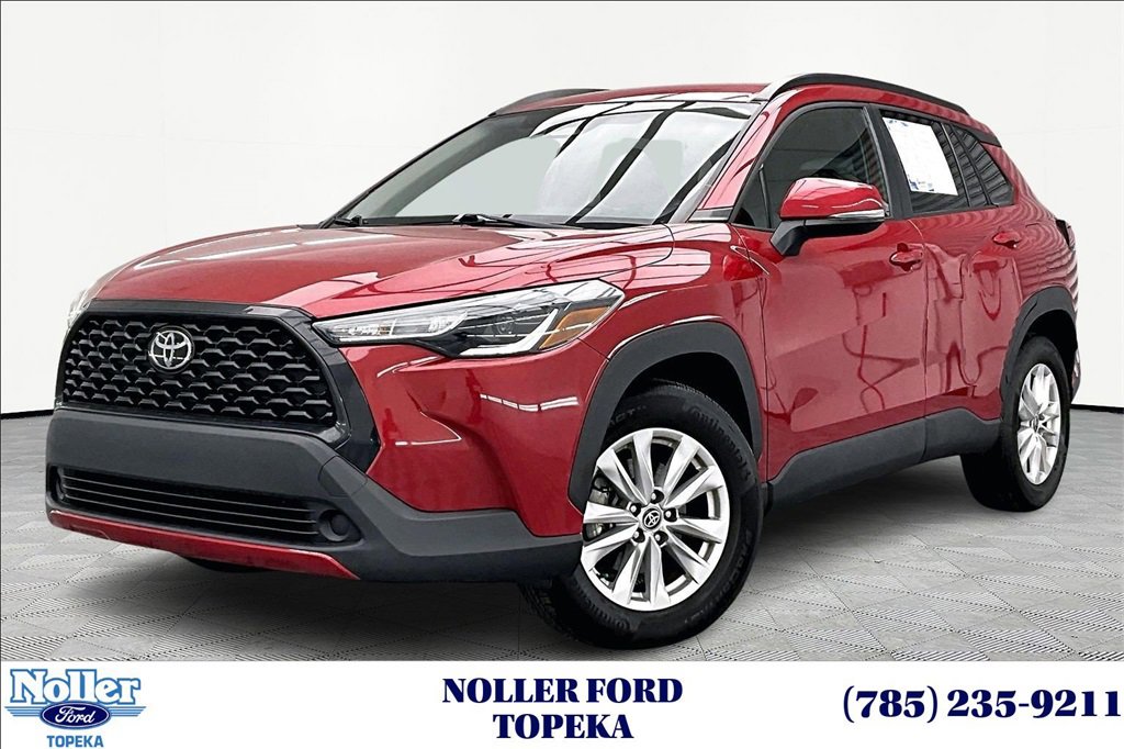 Used 2023 Toyota Corolla Cross LE image 1