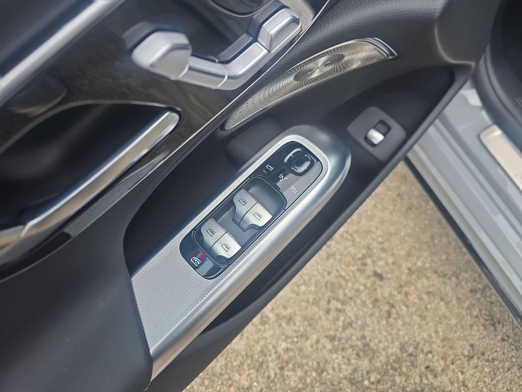 New 2026 Mercedes-Benz E 450 4MATIC Sedan image 11