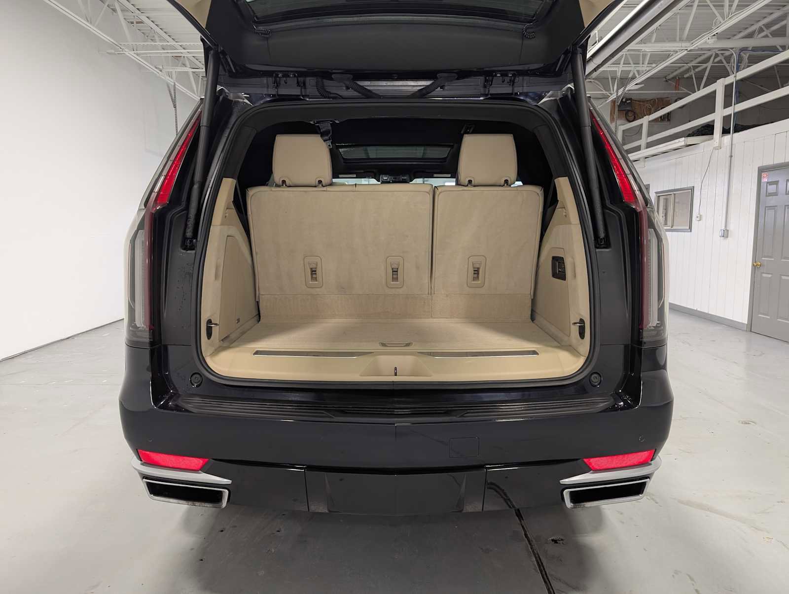 Certified 2021 Cadillac Escalade Premium Luxury image 46