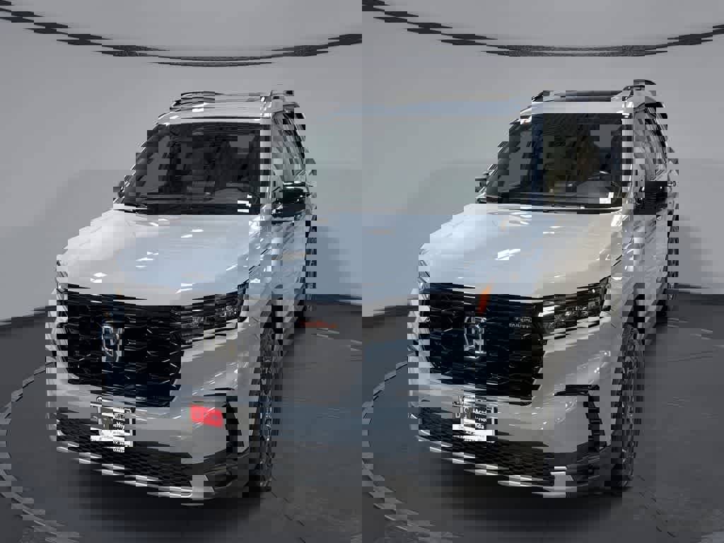 Used 2024 Honda Pilot TrailSport image 1