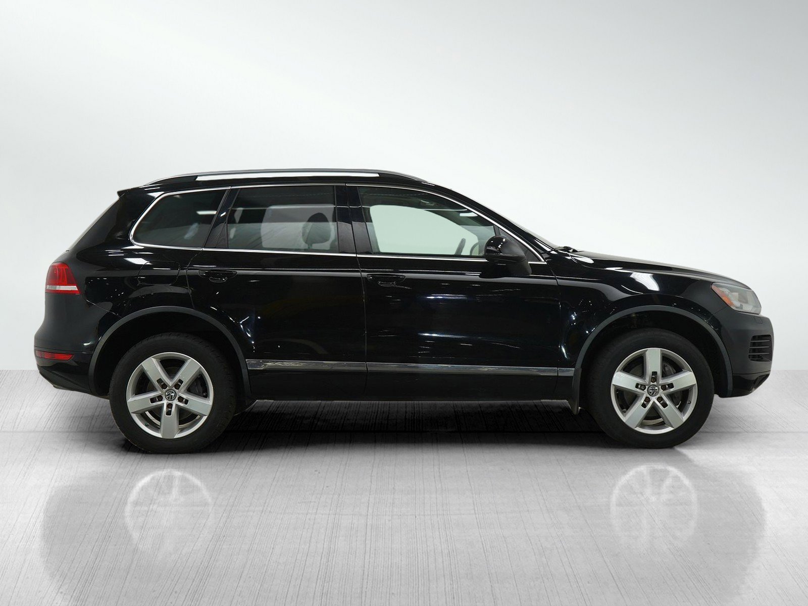 Used 2012 Volkswagen Touareg Executive image 6