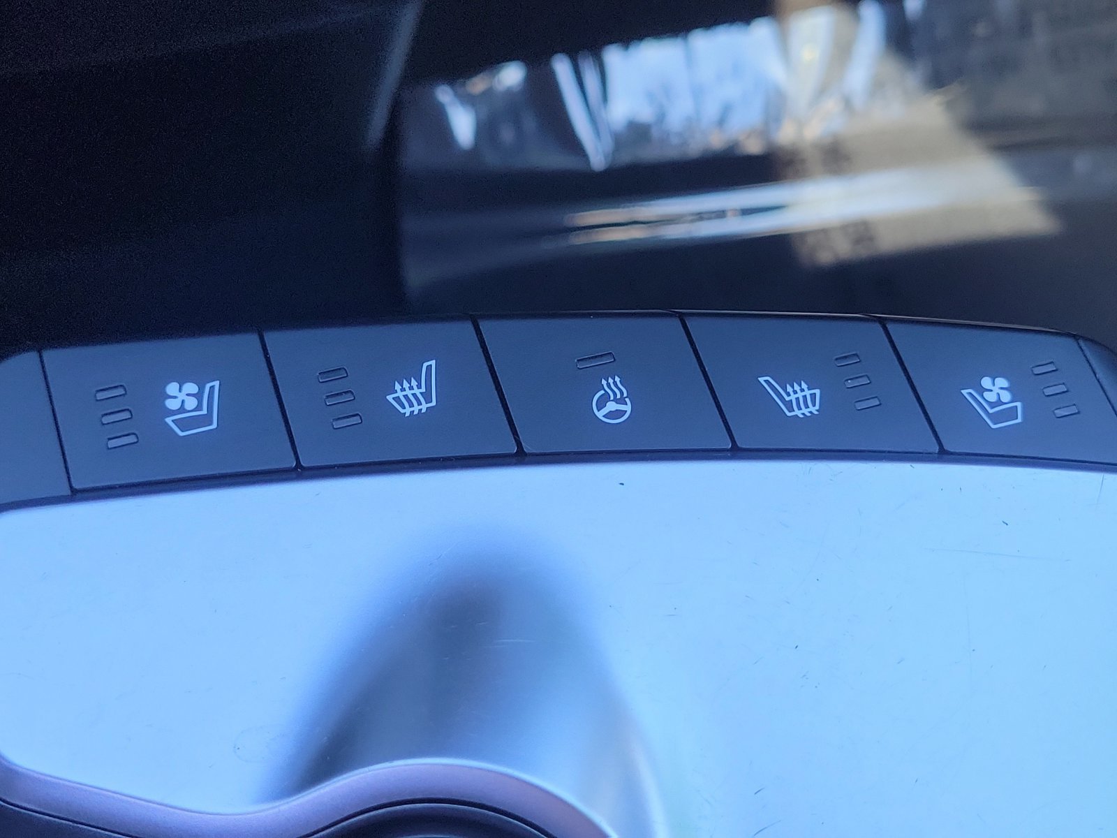 Used 2023 Kia EV6 Wind w/ Wind Technology Package AWD/4WD image 16