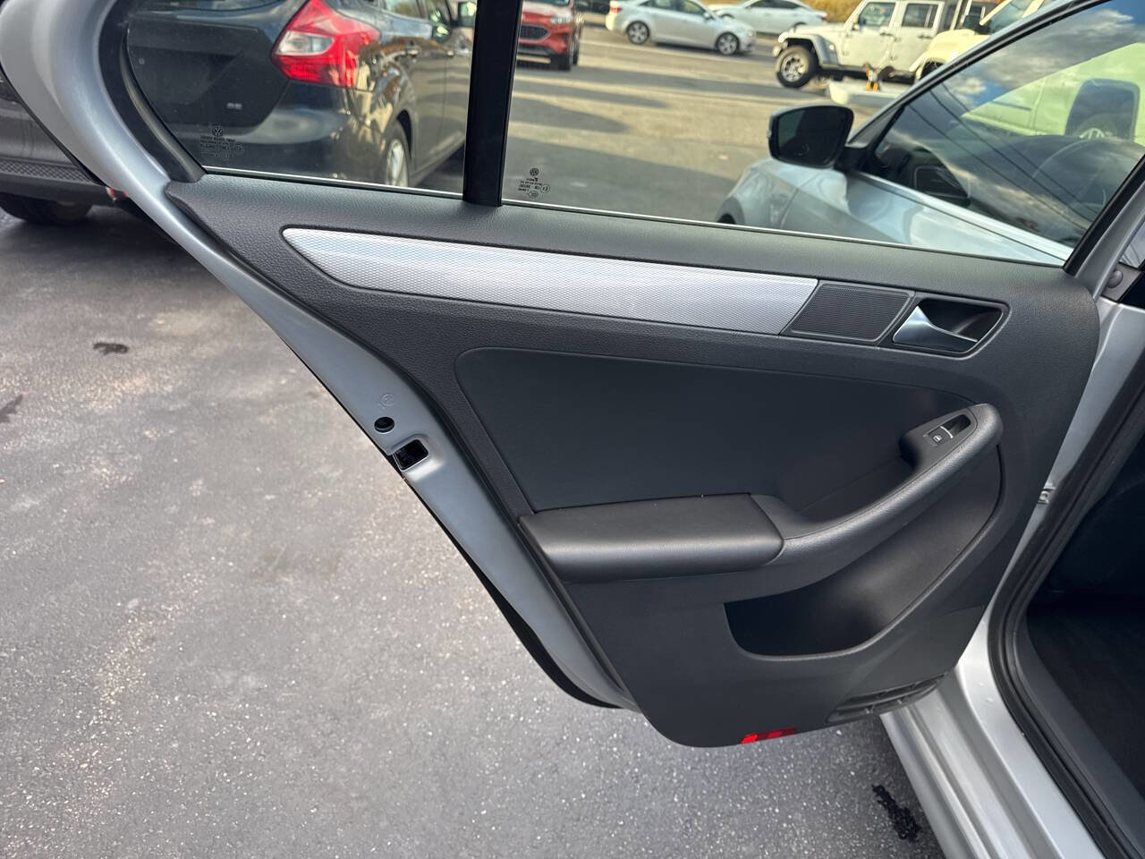 Used 2015 Volkswagen Jetta Sport image 17