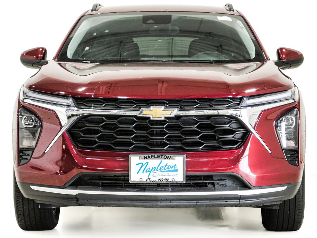 Used 2024 Chevrolet Trax LT w/ Driver Confidence Package FWD image 2