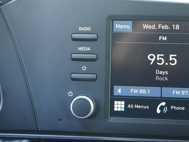 Used 2025 Hyundai Elantra SE image 18