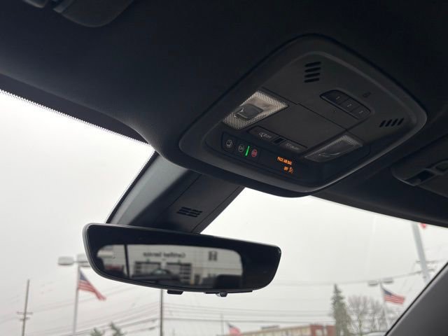 Used 2022 Chevrolet Traverse LT image 27