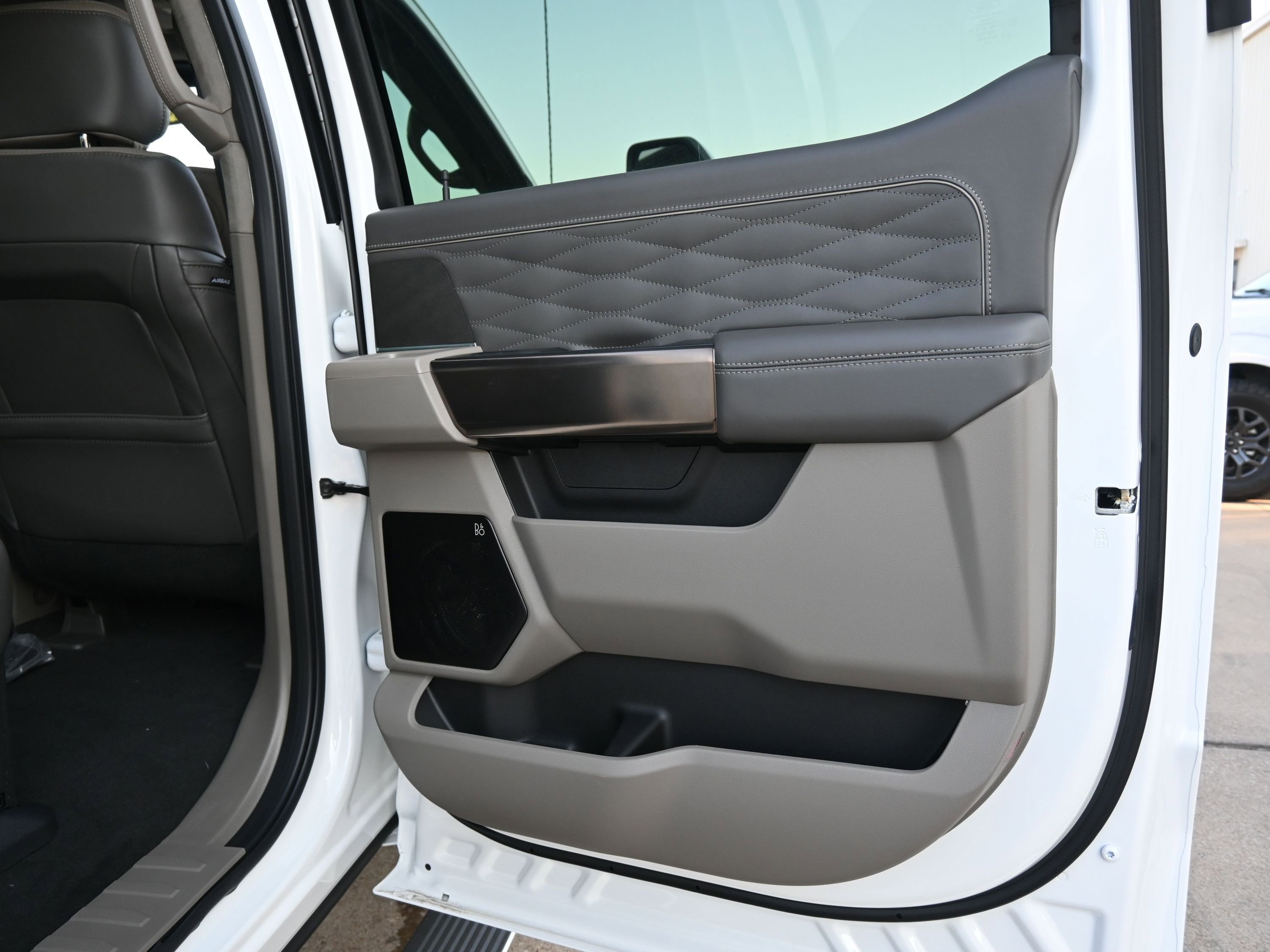 New 2026 Ford F450 Platinum w/ Platinum Plus Package image 21