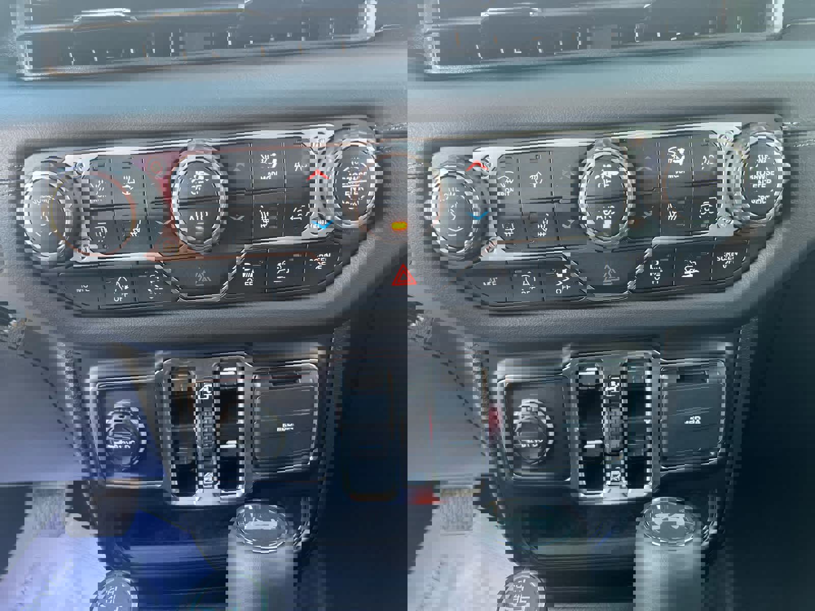 New 2025 Jeep Wrangler Sahara image 30