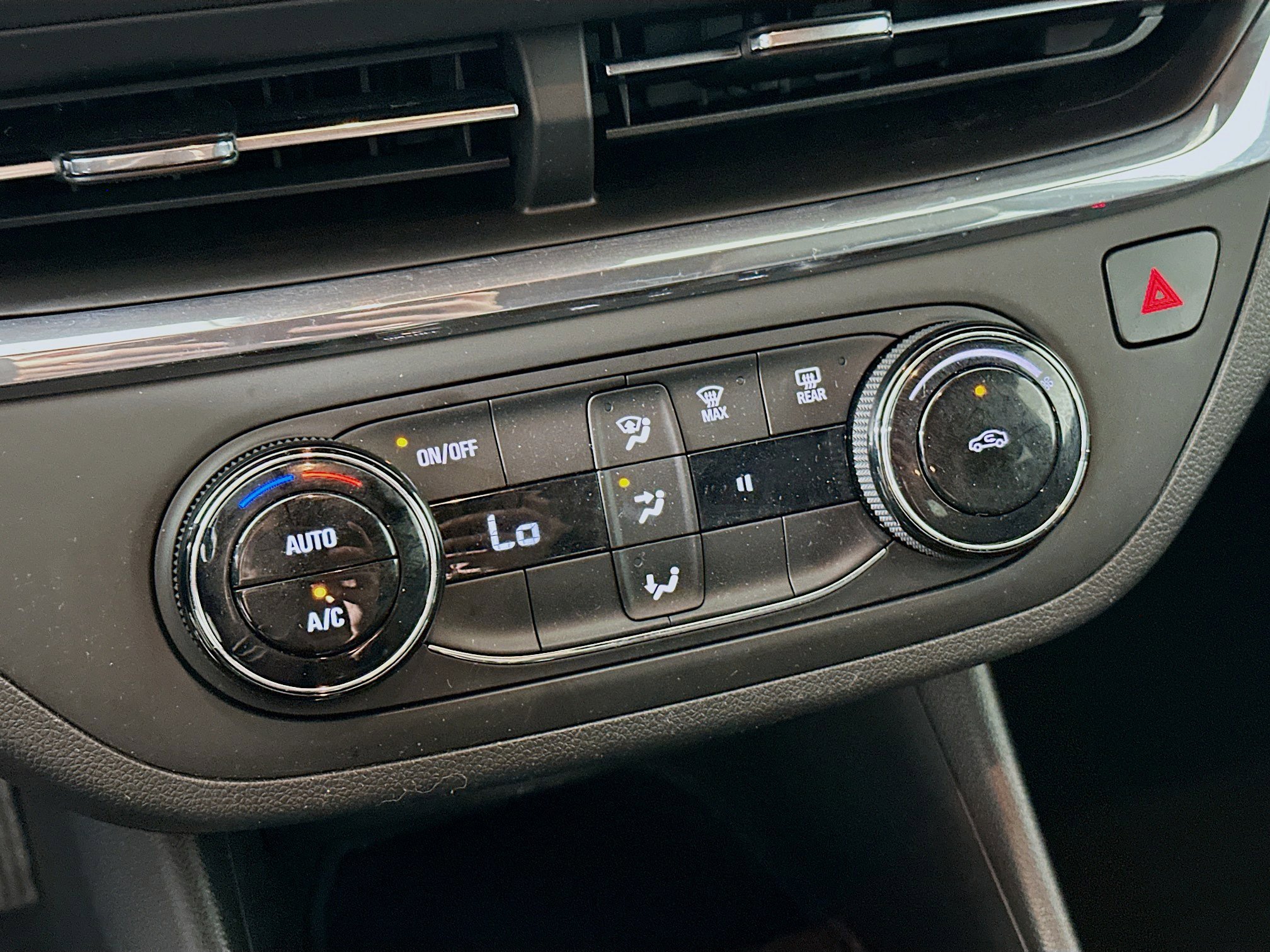 Used 2025 Buick Envista Preferred FWD image 22