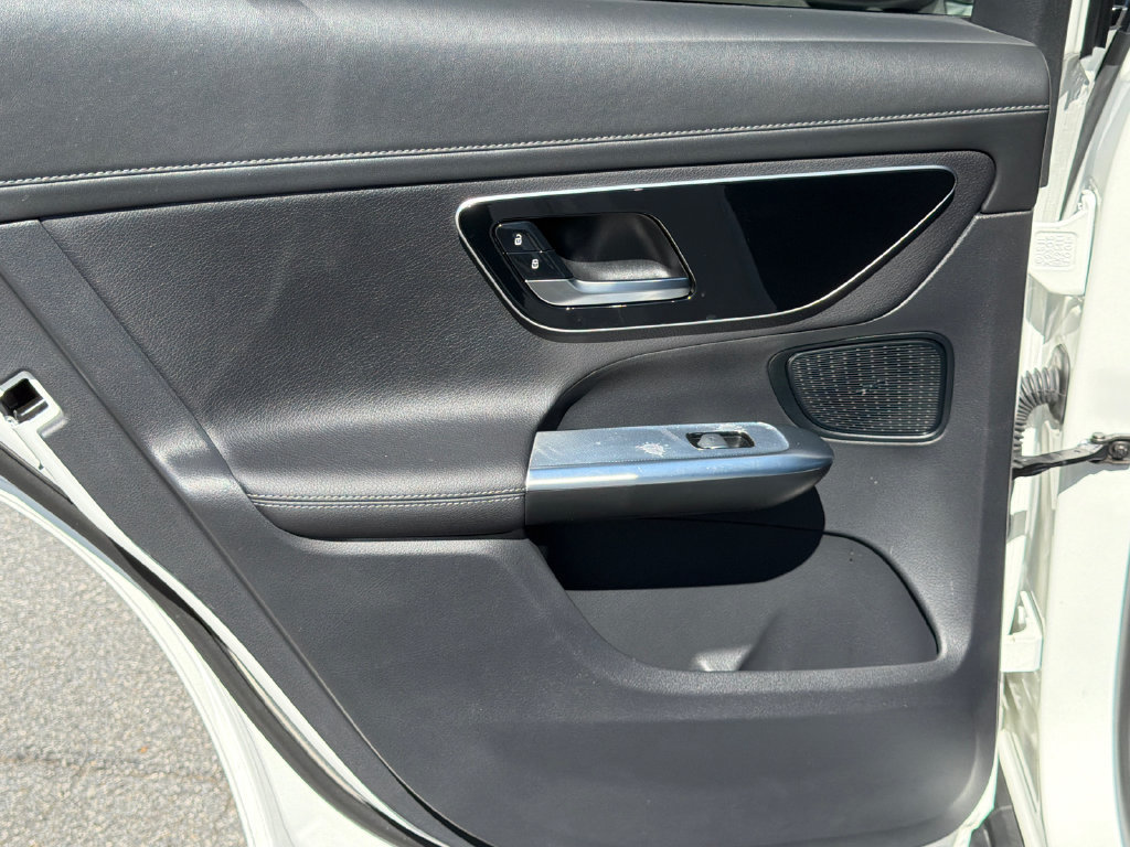 Used 2024 Mercedes-Benz GLC 300 4MATIC image 22