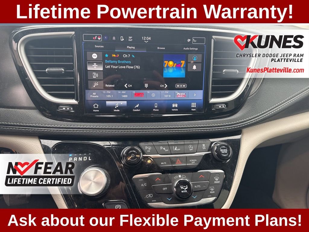 Used 2024 Chrysler Pacifica Touring-L image 16