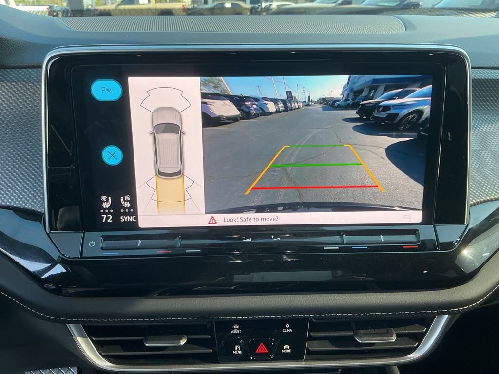 Used 2025 Volkswagen Atlas Cross Sport SEL AWD/4WD image 17