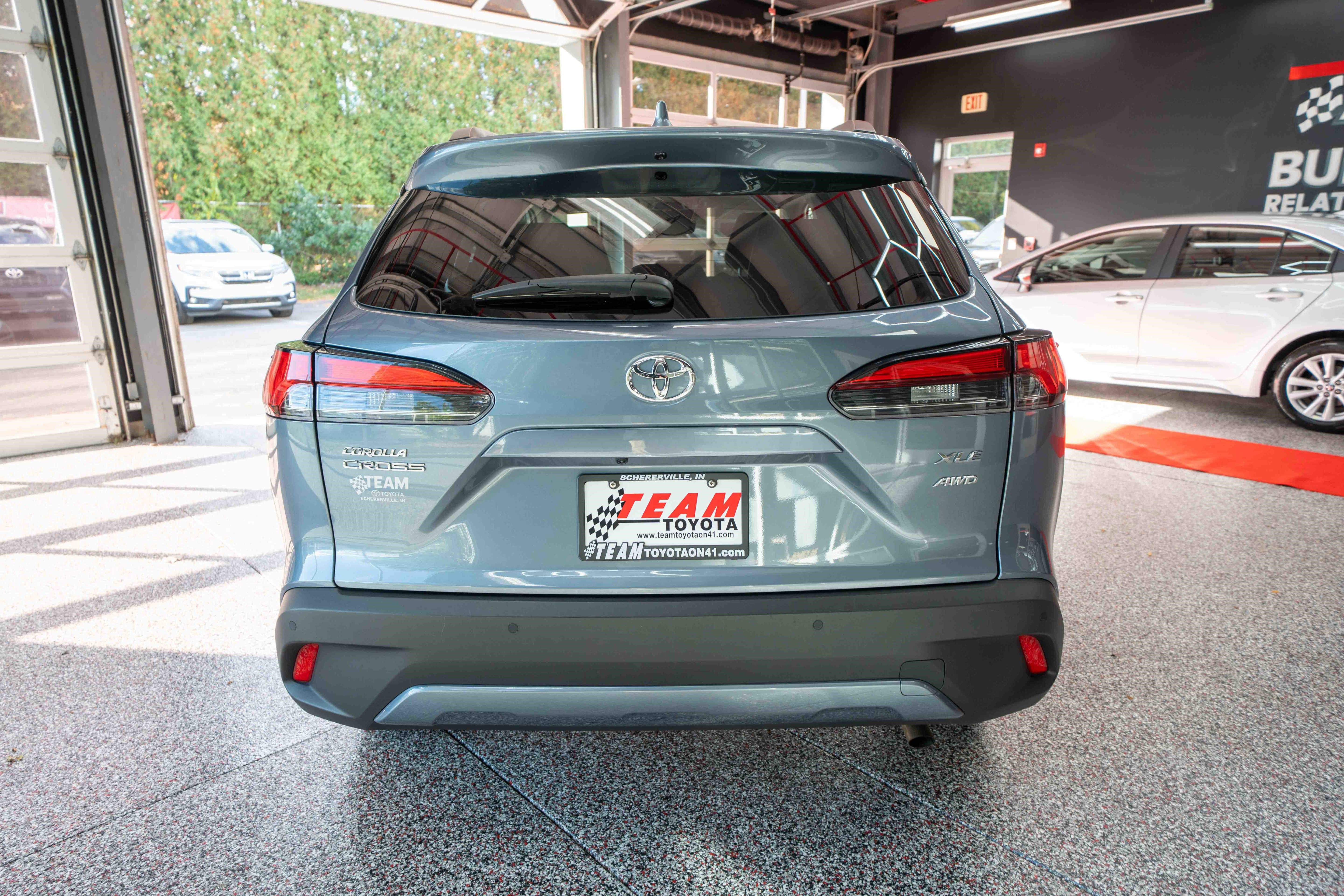 Used 2023 Toyota Corolla Cross XLE image 3