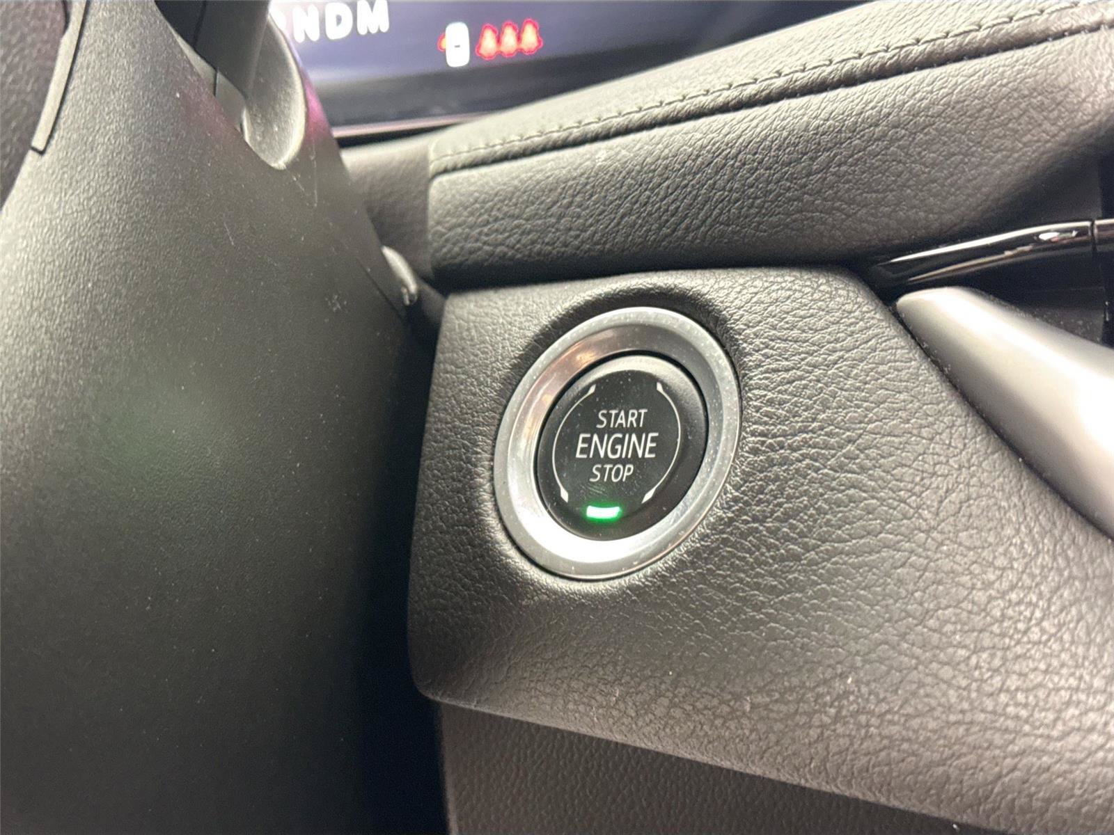 Used 2025 Cadillac XT4 Premium Luxury FWD image 20