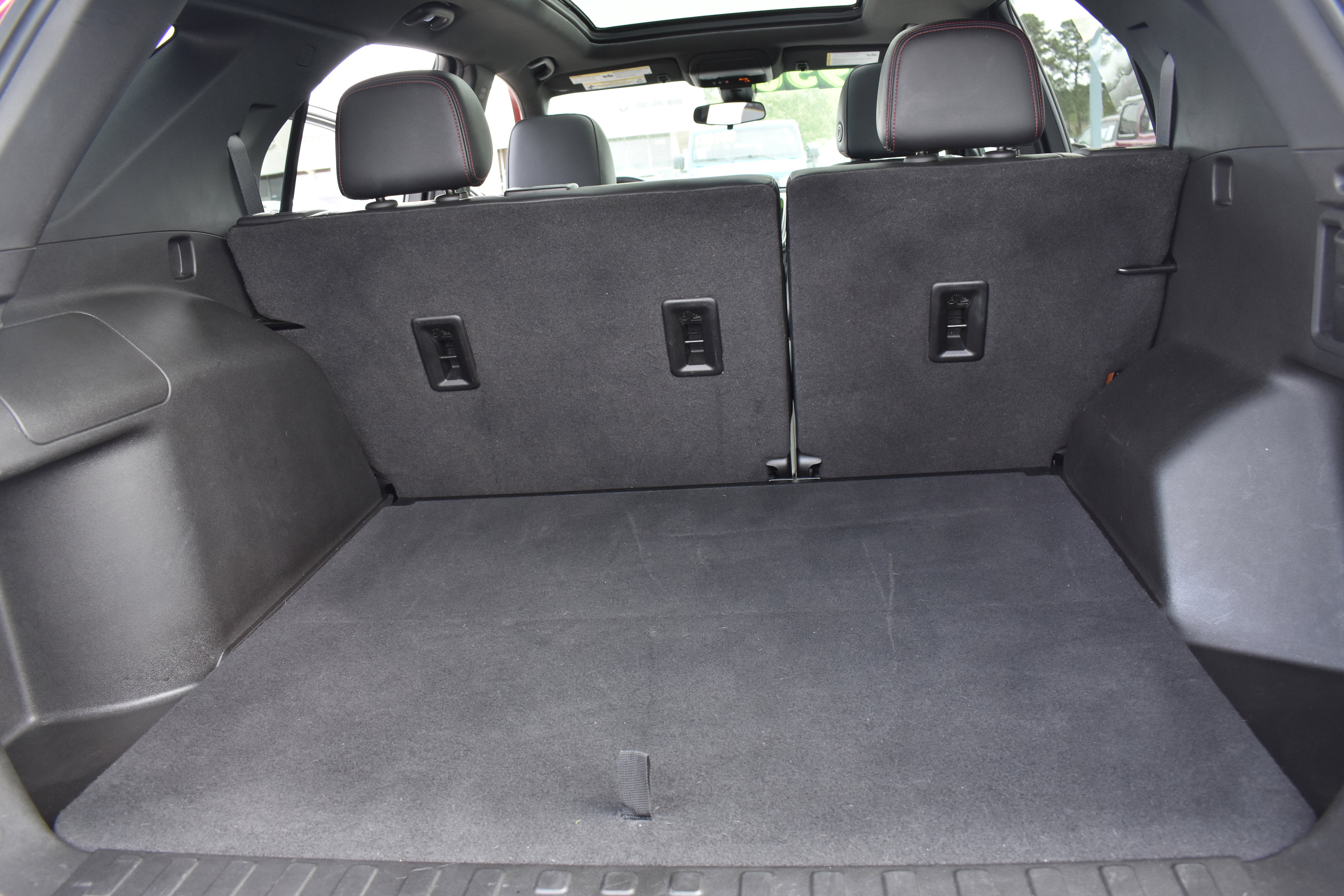 Used 2022 Chevrolet Equinox RS w/ RS Leather Package image 34