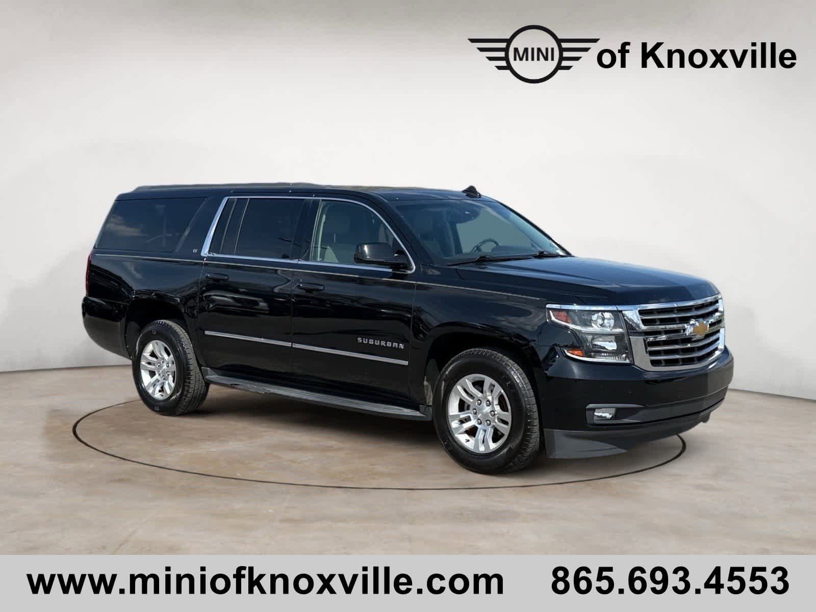 Used 2017 Chevrolet Suburban LT w/ Luxury Package RWD image 1