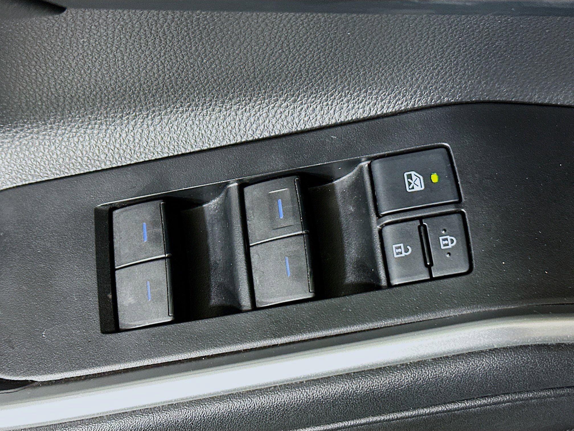 Used 2021 Toyota Highlander XLE FWD image 14
