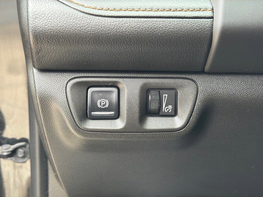 Used 2017 GMC Acadia SLE w/ Driver Alert Package I image 10