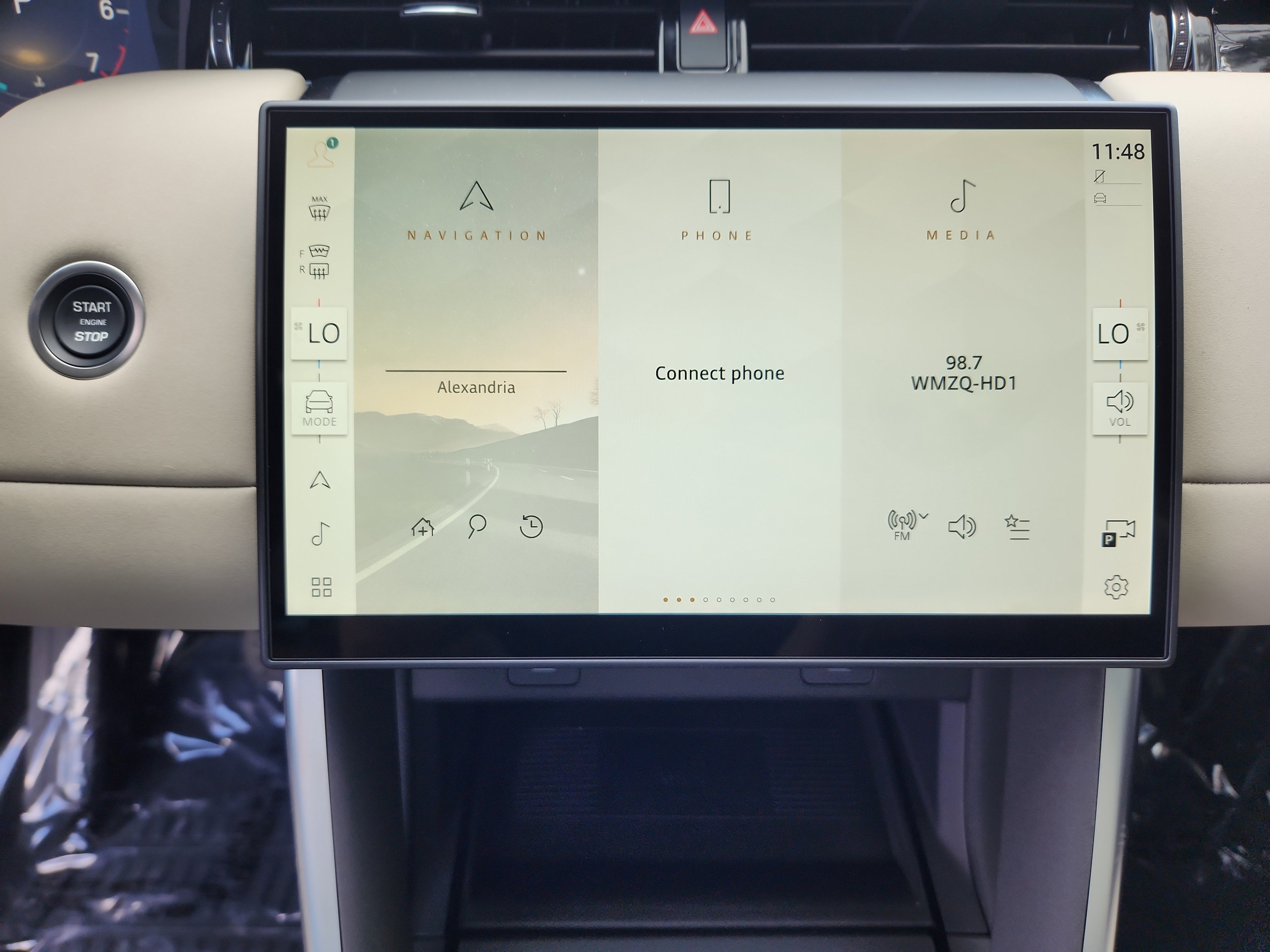 Used 2025 Land Rover Discovery Sport S image 17