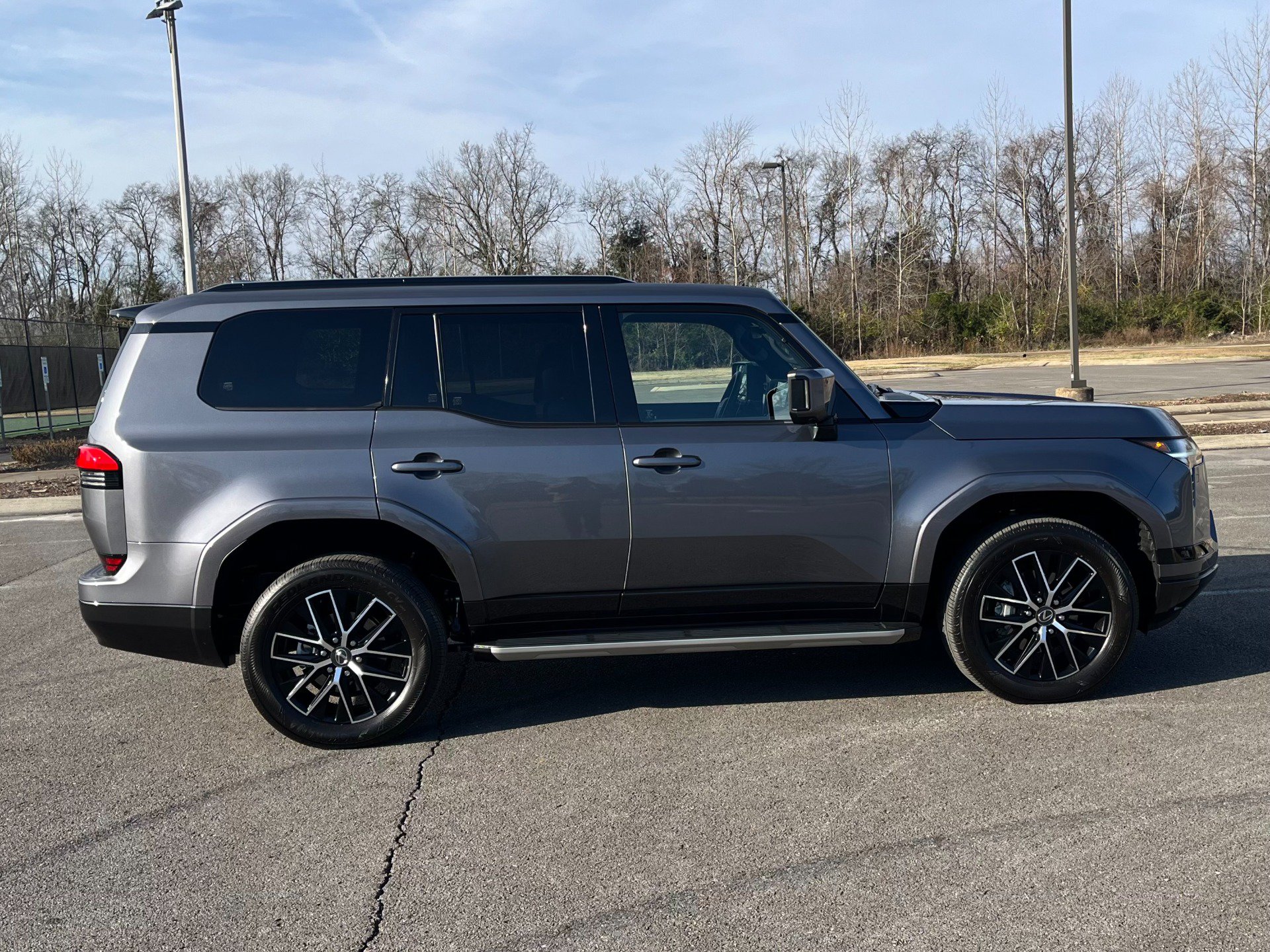 Used 2025 Lexus GX 550 w/ Accessory Package (2T) AWD/4WD image 8
