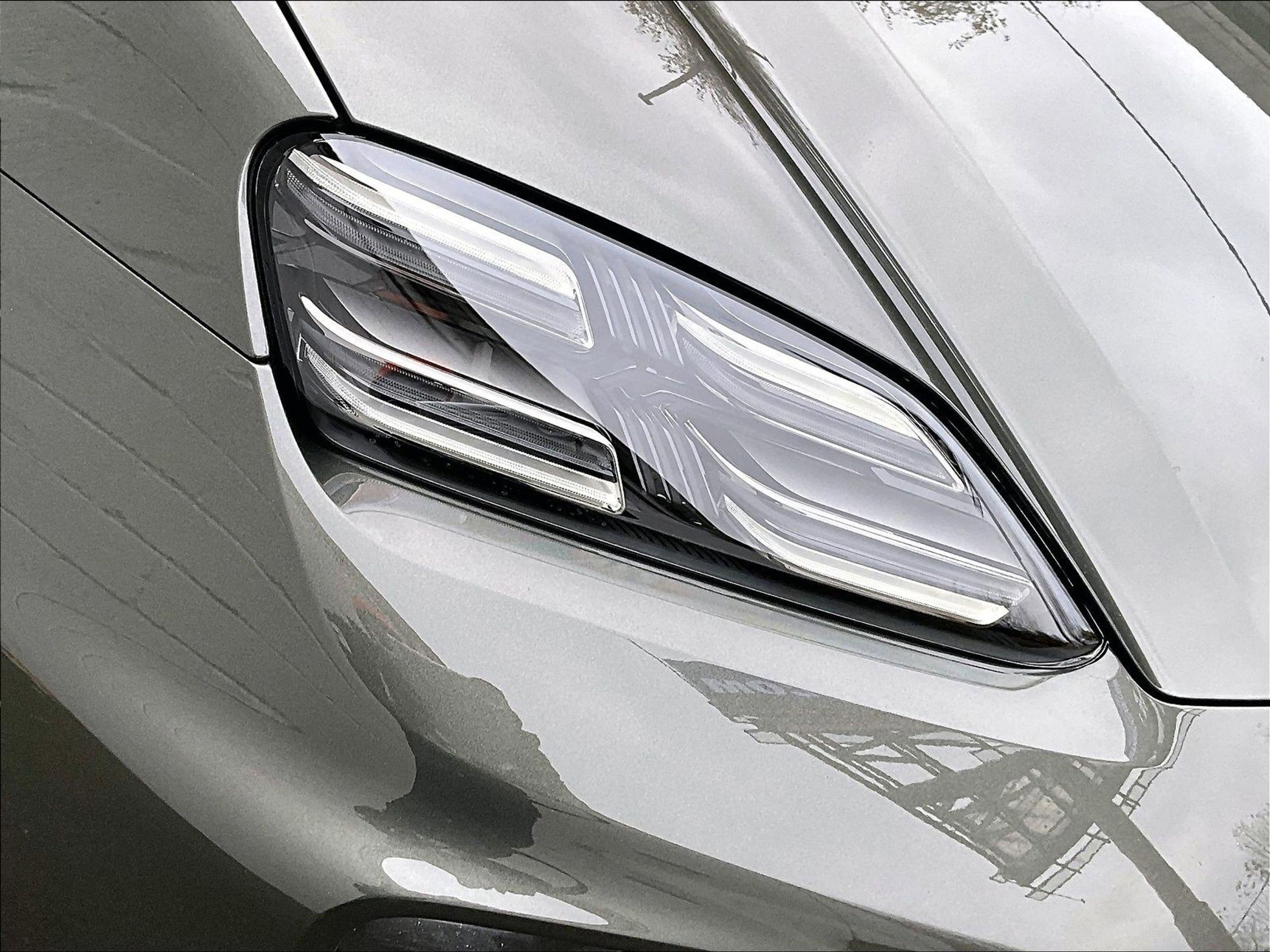 New 2025 Porsche Macan 4S Electric image 23