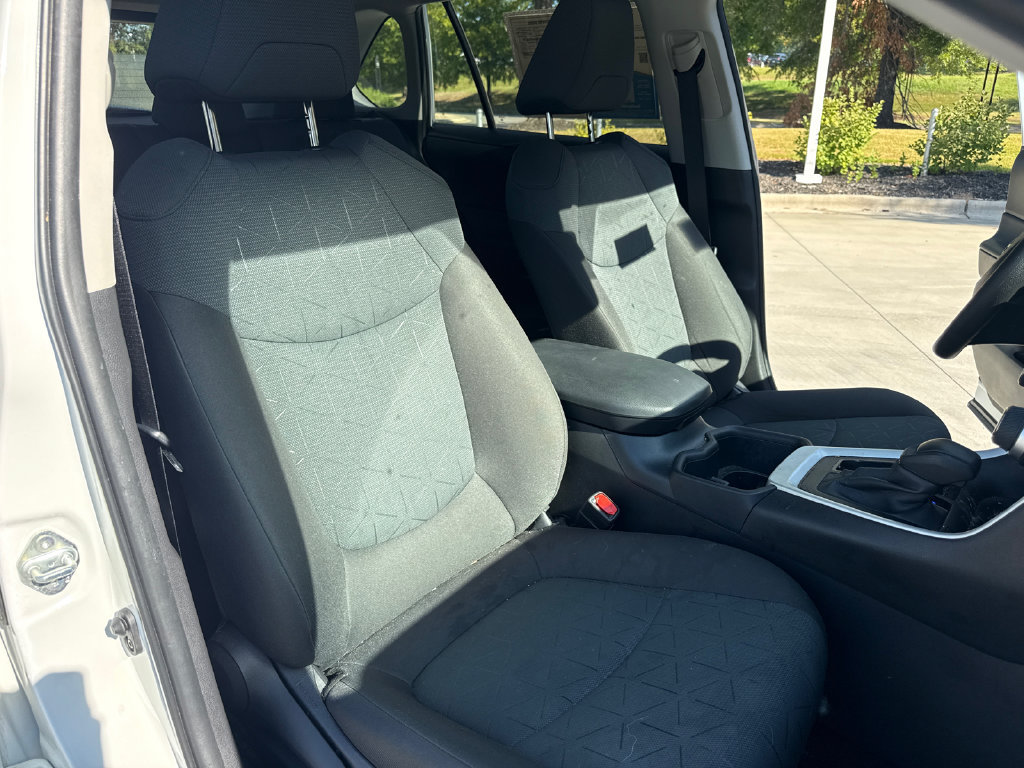 Used 2025 Toyota RAV4 XLE w/ Convenience Package FWD image 35