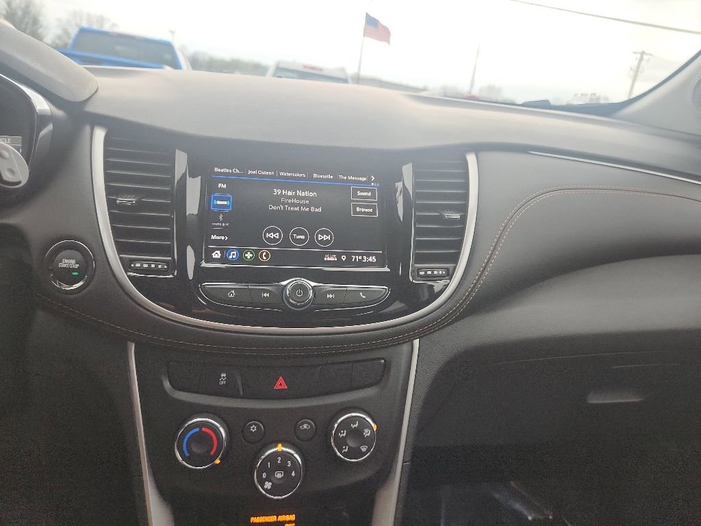 Used 2022 Chevrolet Trax LT w/ LT Convenience Package AWD/4WD image 17