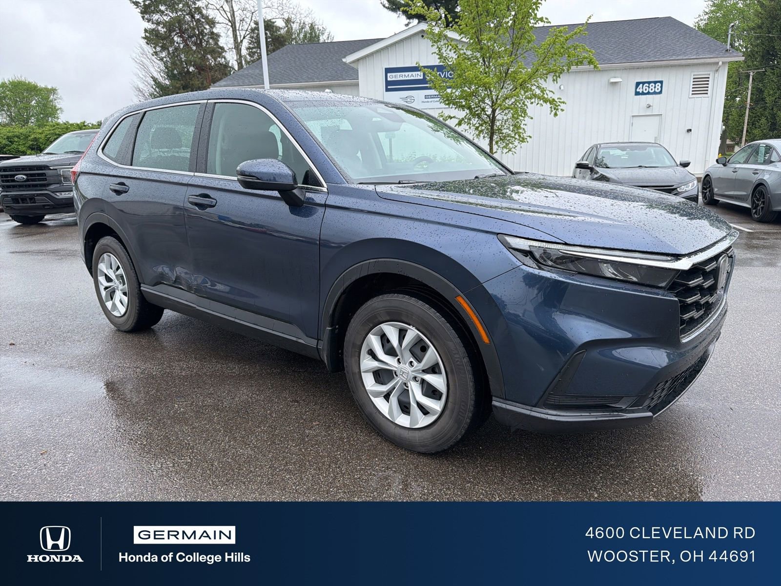 Used 2023 Honda CR-V LX image 3
