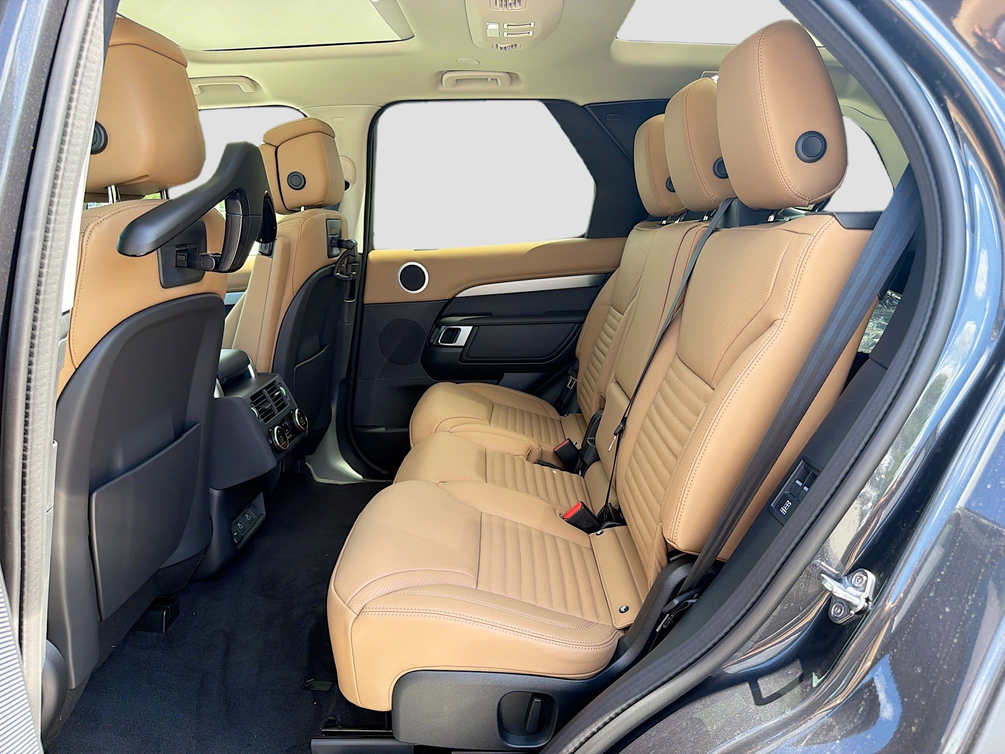 New 2026 Land Rover Discovery Limited Edition AWD/4WD image 22