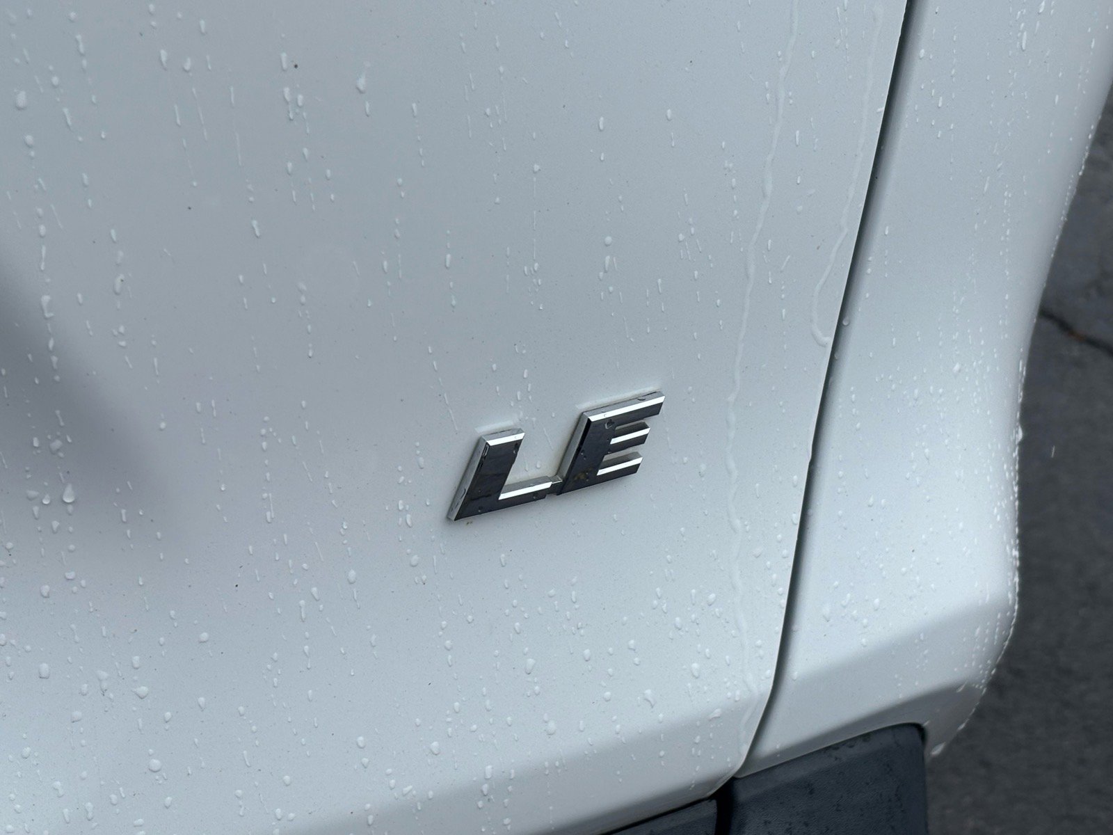 Used 2022 Toyota RAV4 LE FWD image 5