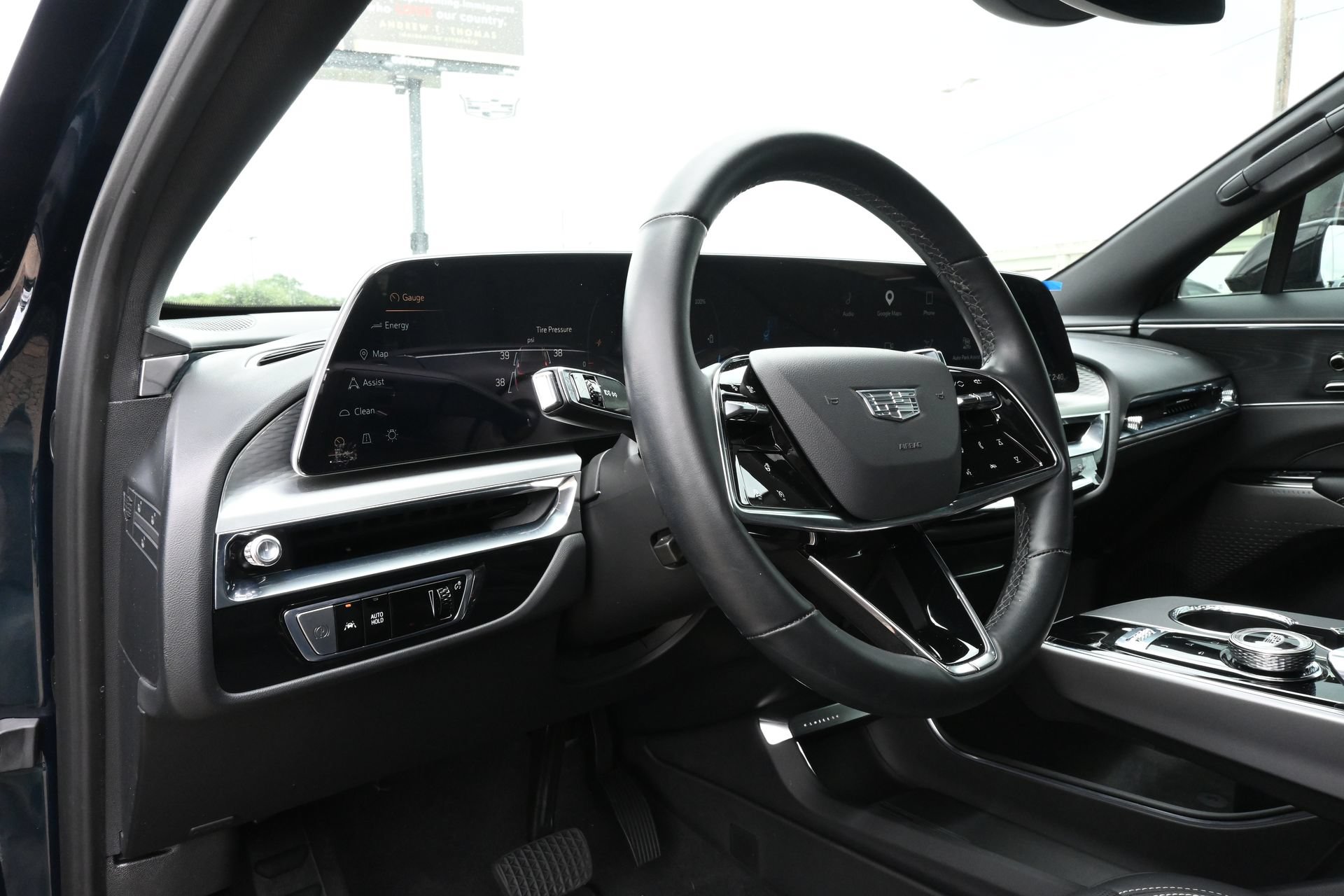 Used 2024 Cadillac Lyriq Luxury RWD image 17