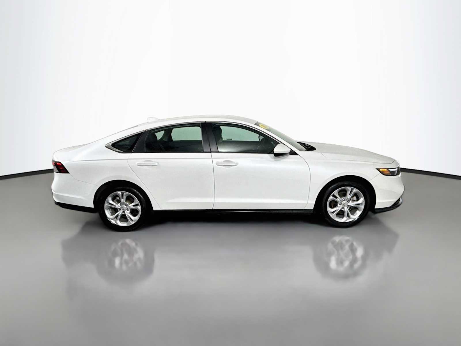 Used 2023 Honda Accord LX image 7