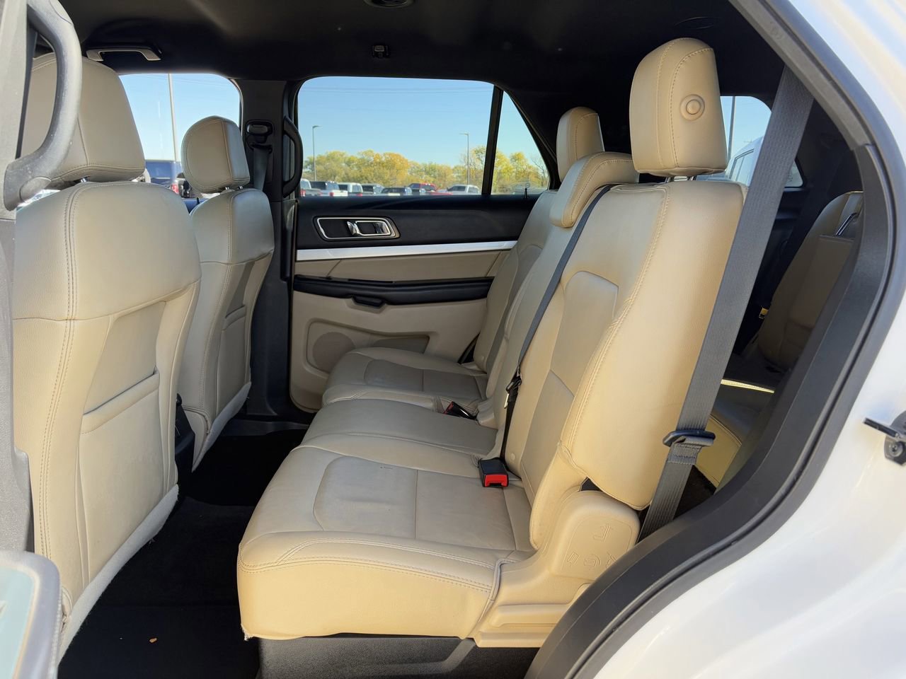 Used 2016 Ford Explorer XLT w/ Equipment Group 202A image 25