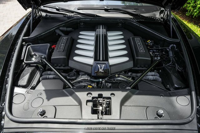 Used 2019 Rolls-Royce Dawn RWD image 23