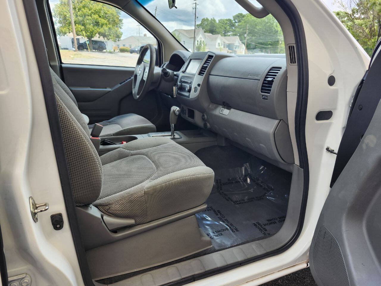 Used 2019 Nissan Frontier SV RWD image 7