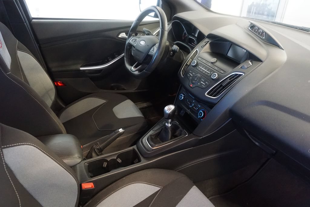 Used 2018 Ford Focus ST FWD image 20