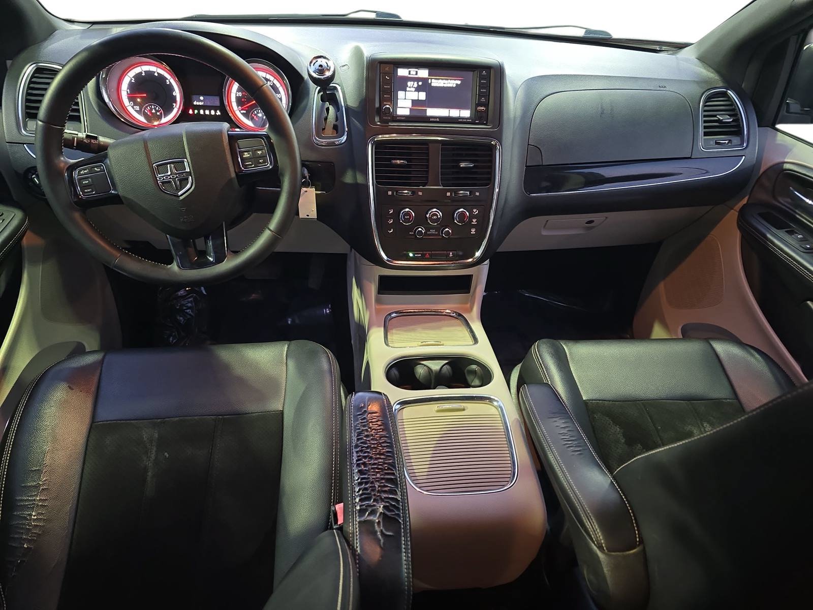 Used 2017 Dodge Grand Caravan SXT FWD image 9