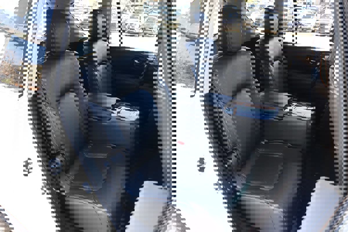 Used 2016 INFINITI QX80 Luxe w/ 22" Wheel Package image 42