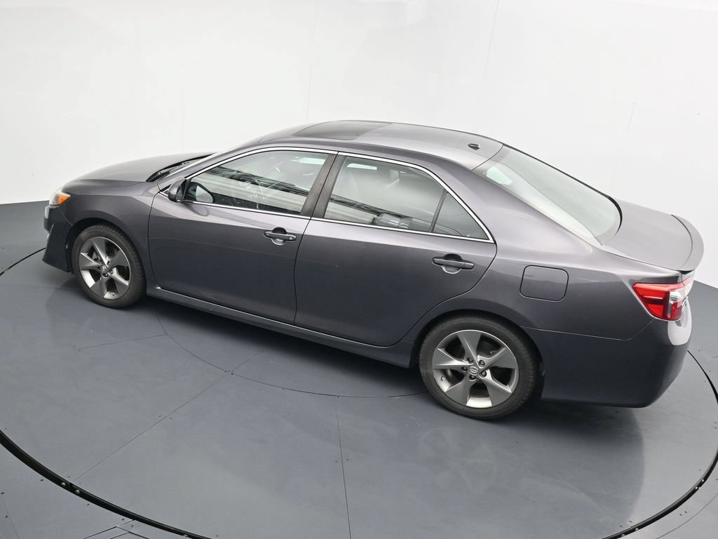 Used 2014 Toyota Camry SE w/ Leather Package FWD image 27