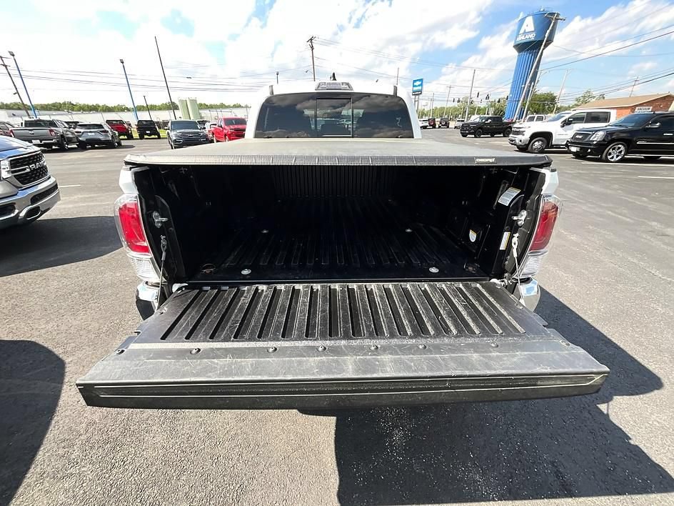 Used 2023 Toyota Tacoma TRD Off-Road AWD/4WD image 7